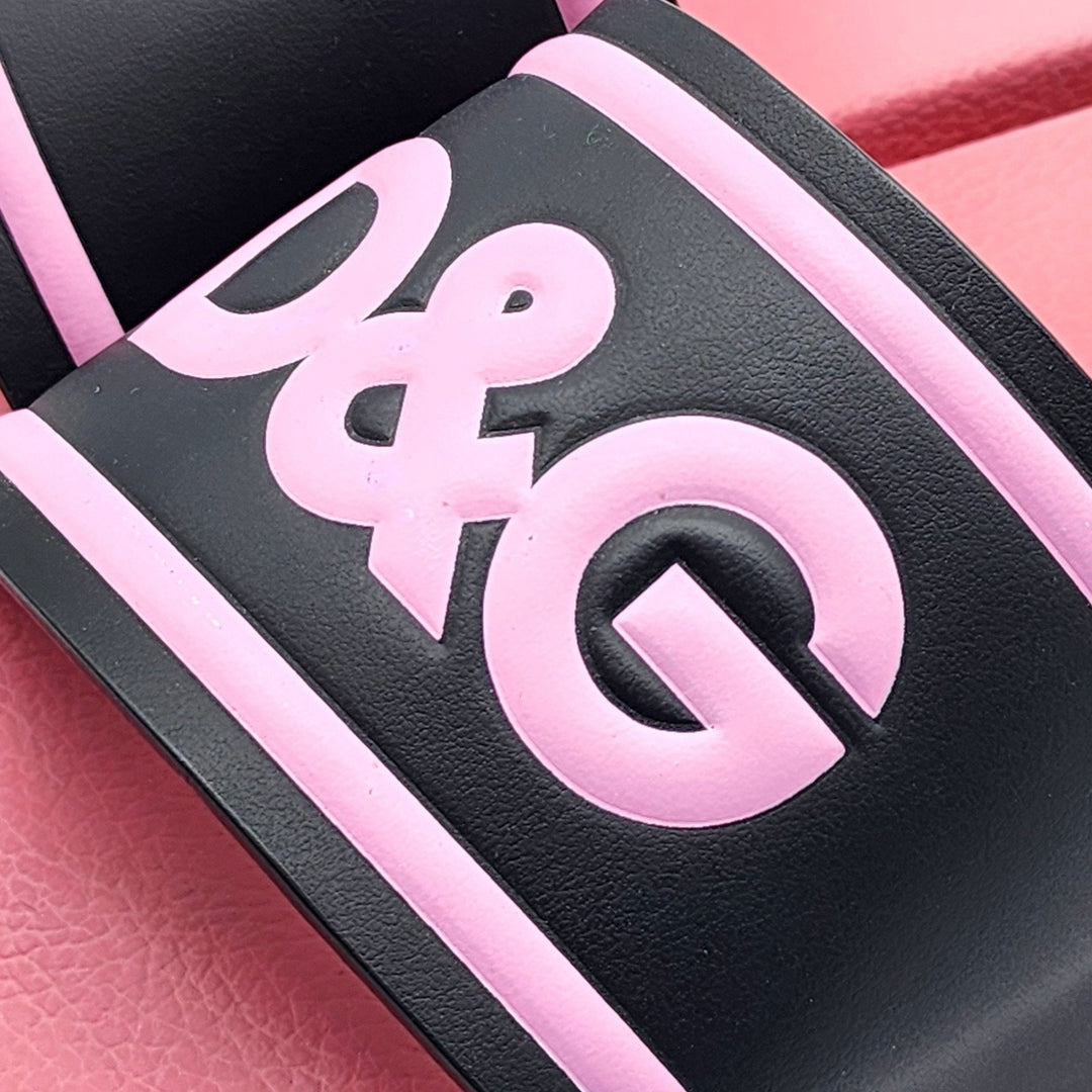 Dolce & Gabbana Logo Heart Rubber Pool Slides Pink Black EU 37 US 7