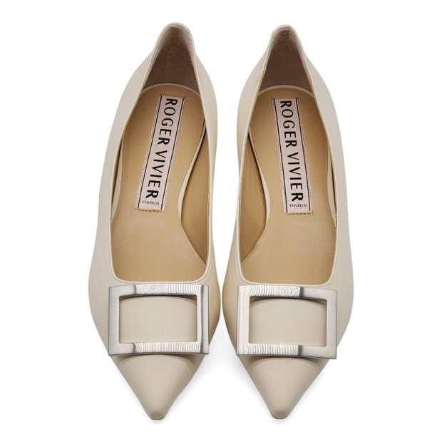 Roger Vivier Gommettine Ball Ballet Flats - Leather - Beige - 40