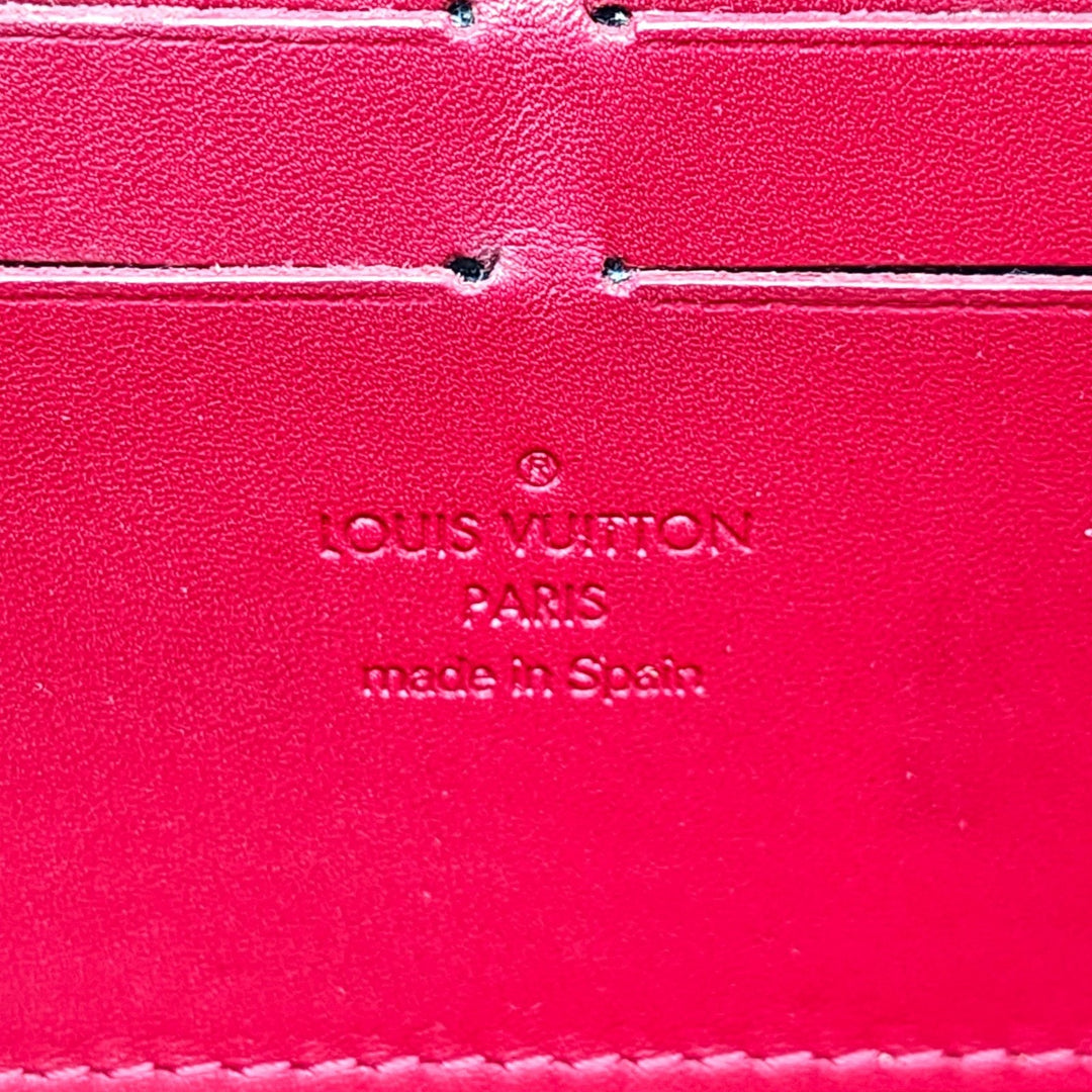 Louis Vuitton Vernis Patent Leather Monogram Zippy Wallet Red Complete with Box