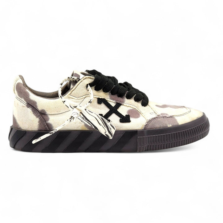 Off-White Vulcanized Arrows Canvas Low Sneakers Camo Black EU 41 US 8