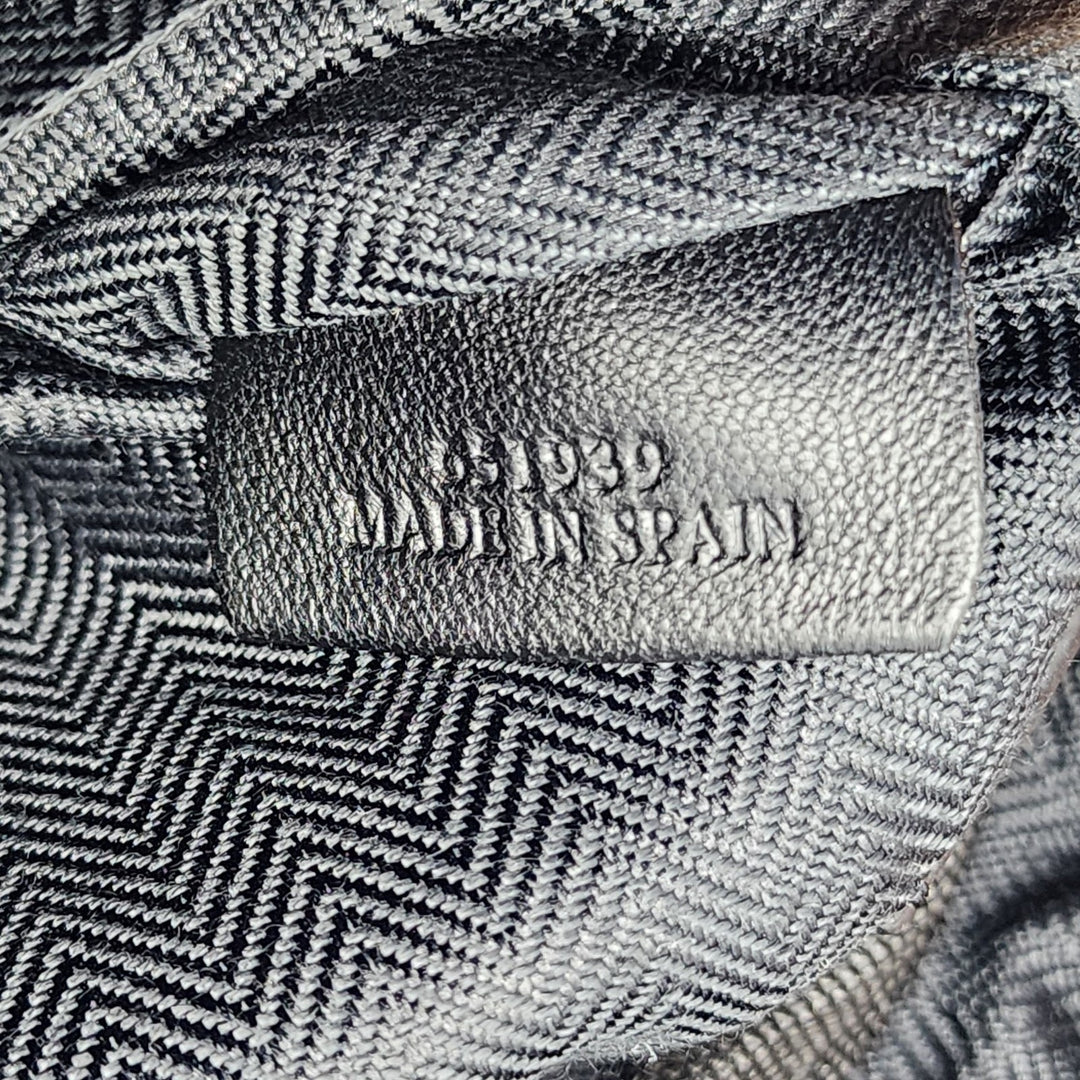 Loewe Military Messenger Crossbody Grained Calfskin Leather Bag Black - Mint