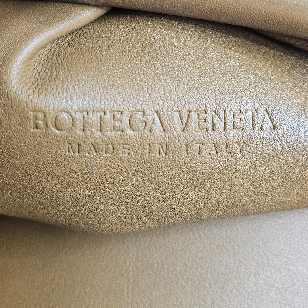 Bottega Veneta The Pouch Smooth Butter Calf Leather Oversized Clutch Tan Brown