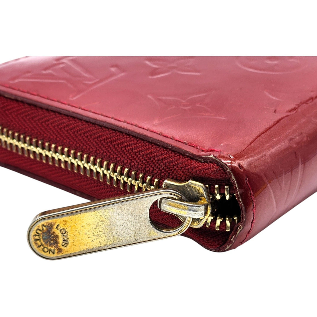 Louis Vuitton Vernis Patent Leather Monogram Zippy Wallet Red Complete with Box