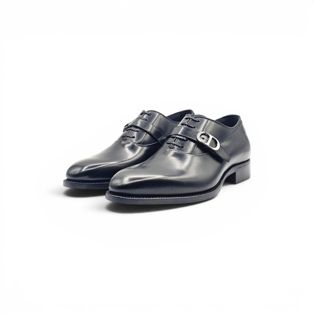 dior men's dress shoes Christian Le Connaissieur Mens Black Leather DIOR Metal Logo faire and refinement into a sleek silhouette in luxurious Christian Dior Grey Lace Up