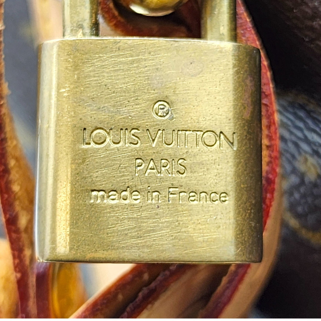 Louis Vuitton Monogram Carryall Duffle Boston Bag Brown with lock, luggage tag