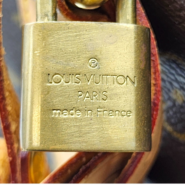 Louis Vuitton Monogram Carryall Duffle Boston Bag Brown with lock, luggage tag