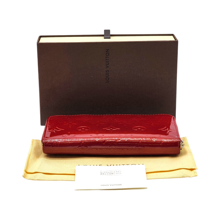 Louis Vuitton Vernis Patent Leather Monogram Zippy Wallet Red Complete with Box