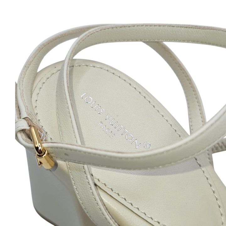 Louis Vuitton Gaia Sandals Ecru Lambskin EU 39 US 9 Gold Charms 1AK44T