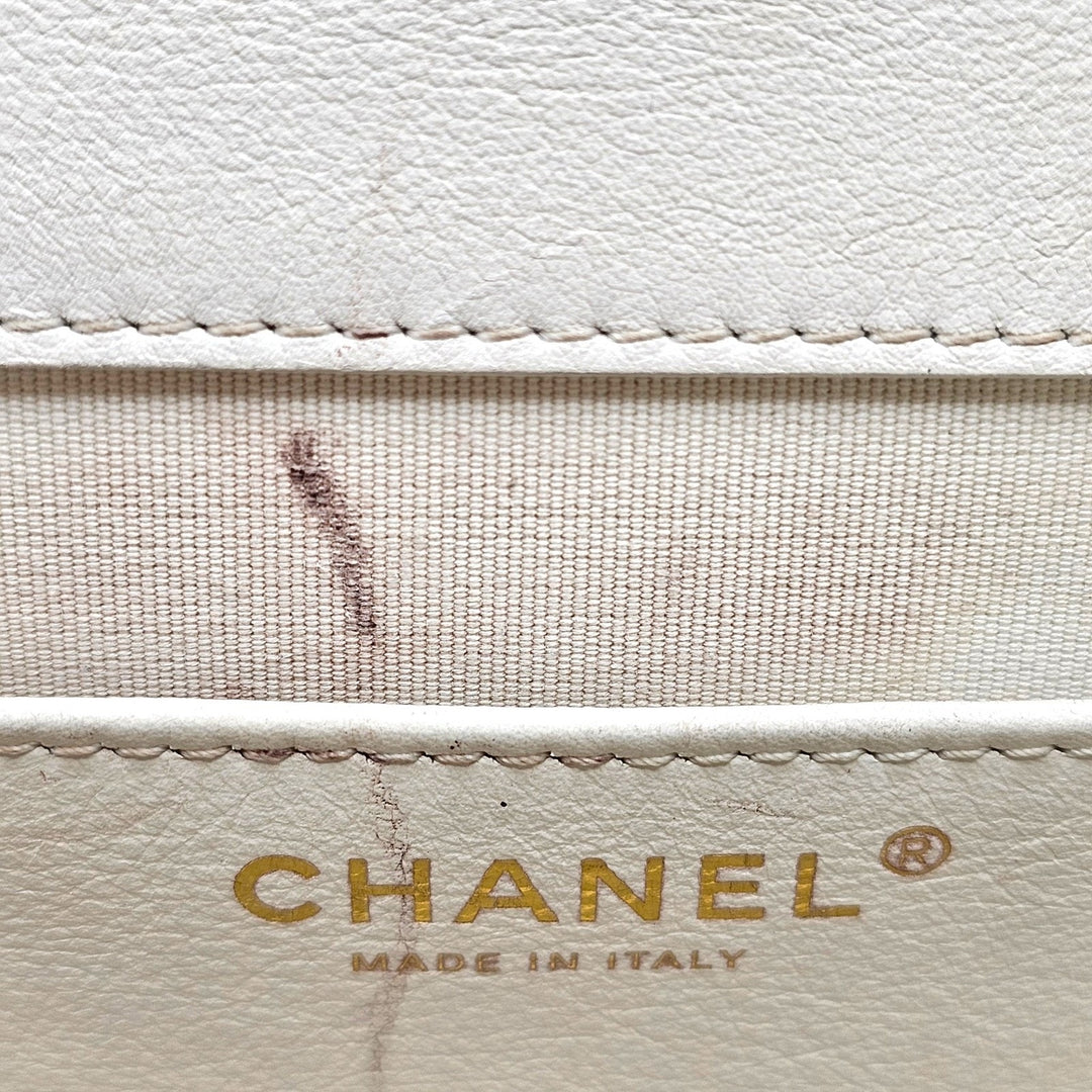 Chanel Quilted Messenger Crossbody Flap Bag White Lambskin Gold Hardware