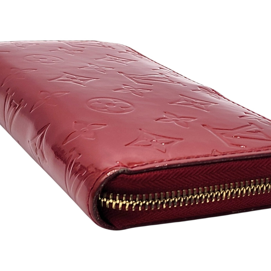 Louis Vuitton Vernis Patent Leather Monogram Zippy Wallet Red Complete with Box
