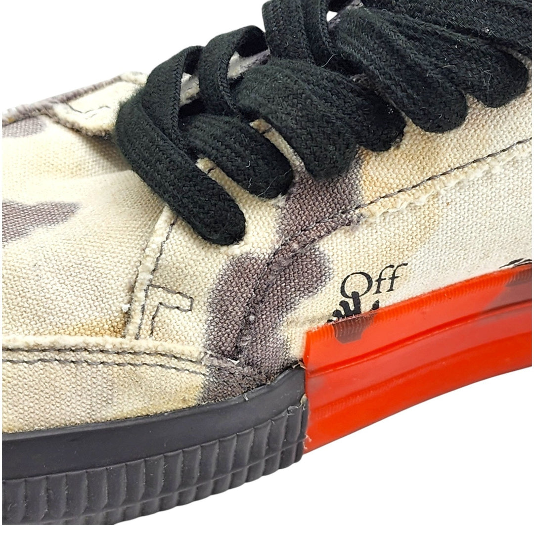 Off-White Vulcanized Arrows Canvas Low Sneakers Camo Black EU 41 US 8